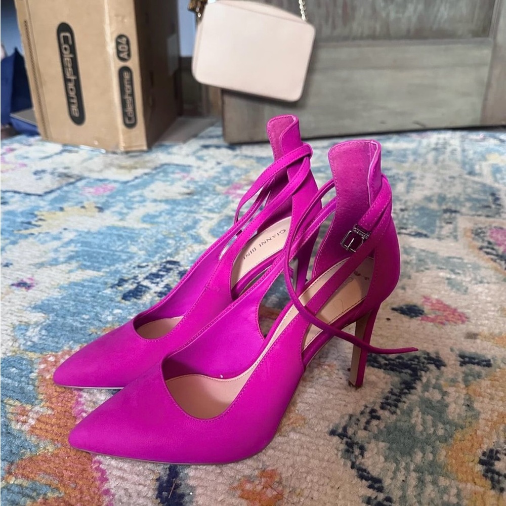 Never Worn Gianni Bini Heels